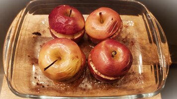 upieczone jabłka z piekarnika